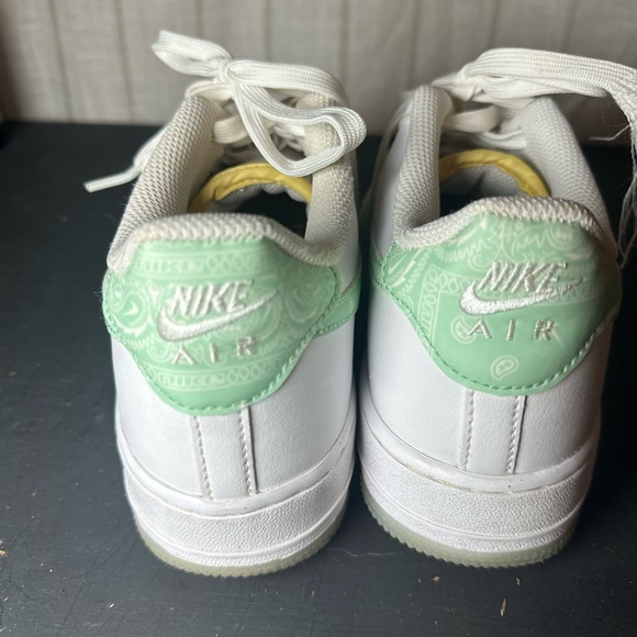 Nike Air Force 1 Low LV8 - Pastel Paisley - Picture 3 of 4